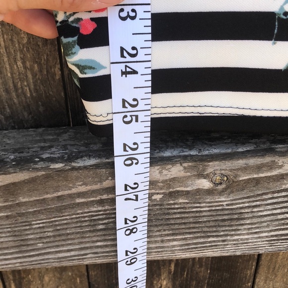 •‼️SOLD‼️•NWOT• Floral and stripe pencil skirt• - Picture 2 of 5